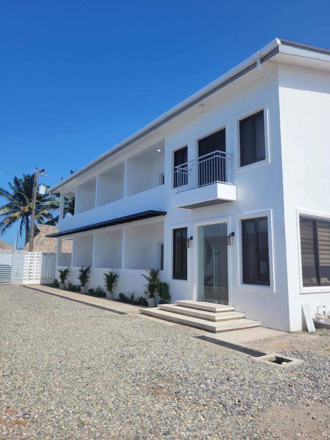 Tramonto Boutique Hotel La Ceiba Buitenkant foto