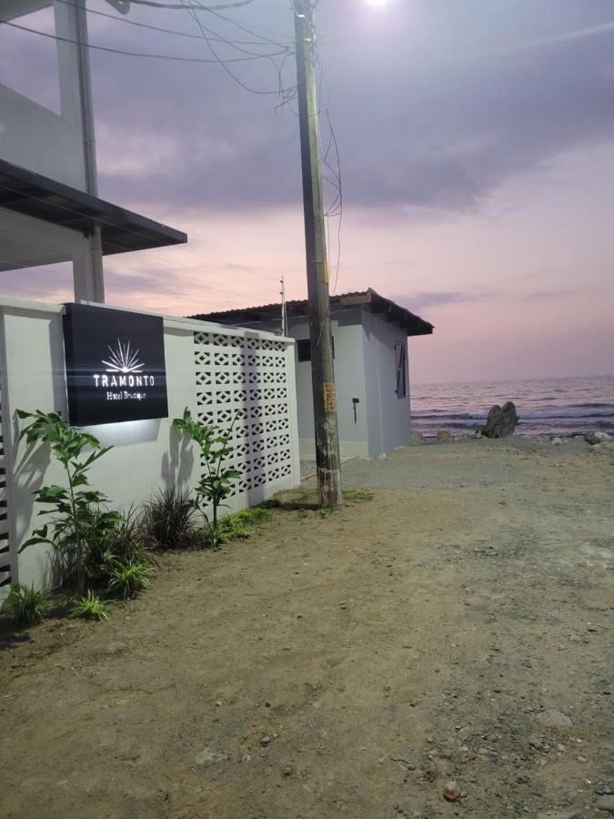 Tramonto Boutique Hotel La Ceiba Buitenkant foto